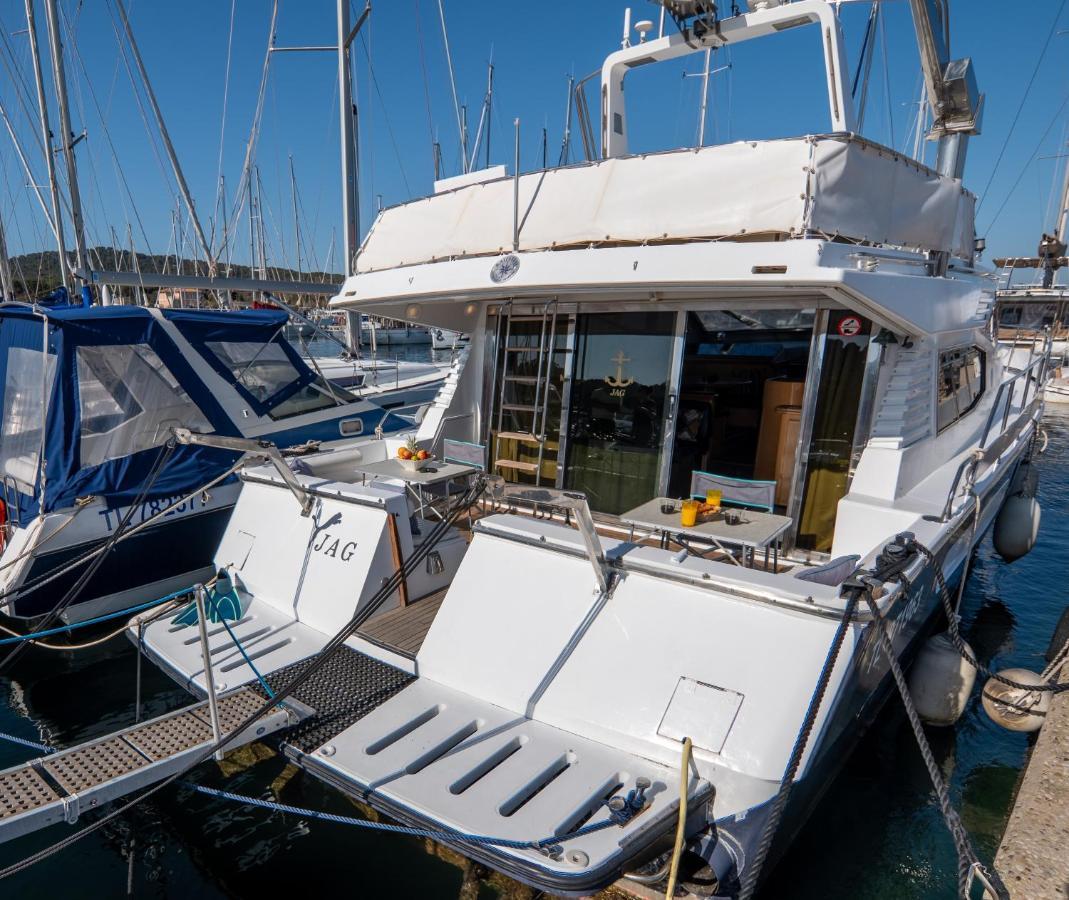 Hebergements Bateaux A Quai Porquerolles Exterior foto